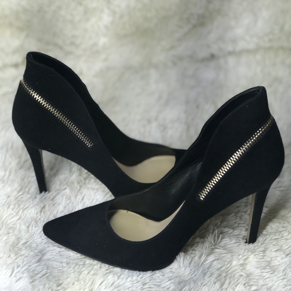 Nine West Shoes - Nine West Pointed Toe Black Heels With Gold Sipper